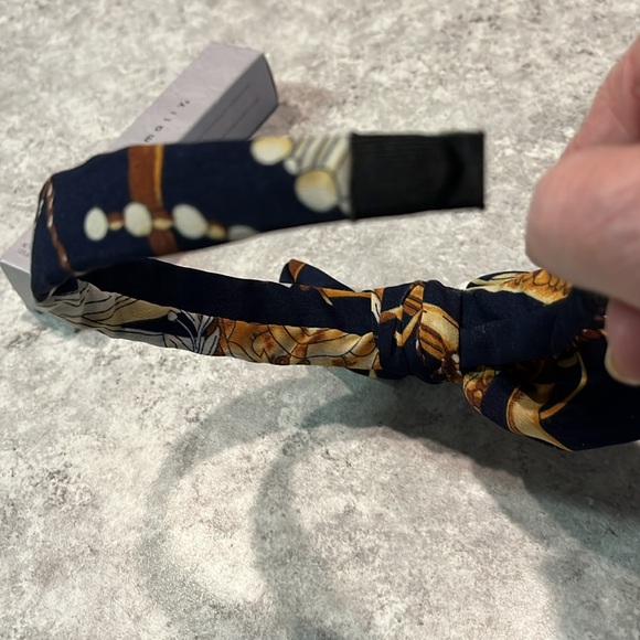 satin chain strap print top knot headband - Picture 3 of 4